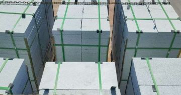 大庆 芝麻白花岗岩5公分地铺石 花岗岩厂家工厂装车日常