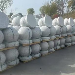 大庆 白麻花岗岩石材圆球，石球，挡车球，隔离球，景观石球，风水球等