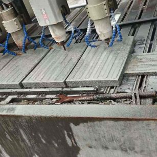 大庆 芝麻白花岗岩荔枝面盲道雕刻