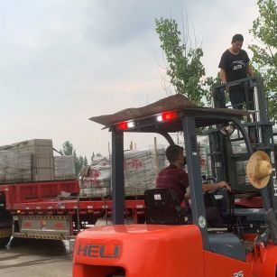 大庆 黄金麻冰裂纹，地铺石装车