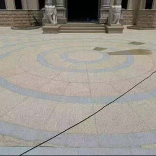 大庆 黄金麻芝麻灰花岗岩石材地铺拼接效果