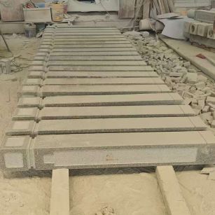 大庆 芝麻白异形加工雕刻-栏杆大柱，方柱