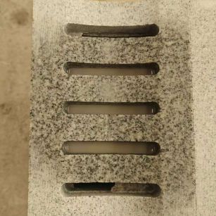 大庆 芝麻白拉丝面花岗岩U型开槽排水槽