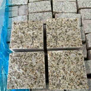 大庆 黄金麻花岗岩自然面小方块，弹石，马蹄石等