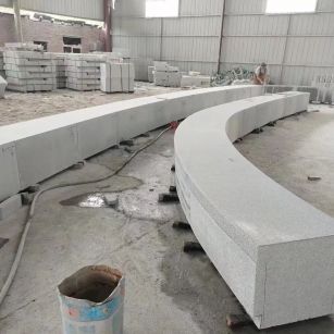 大庆芝麻白花岗岩石板材 园林光面弧形坐凳