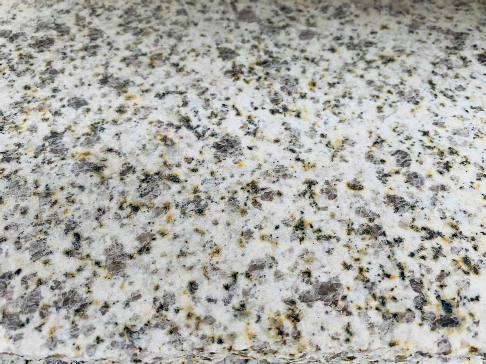 大庆 黄金麻花岗岩石材浅黄光面