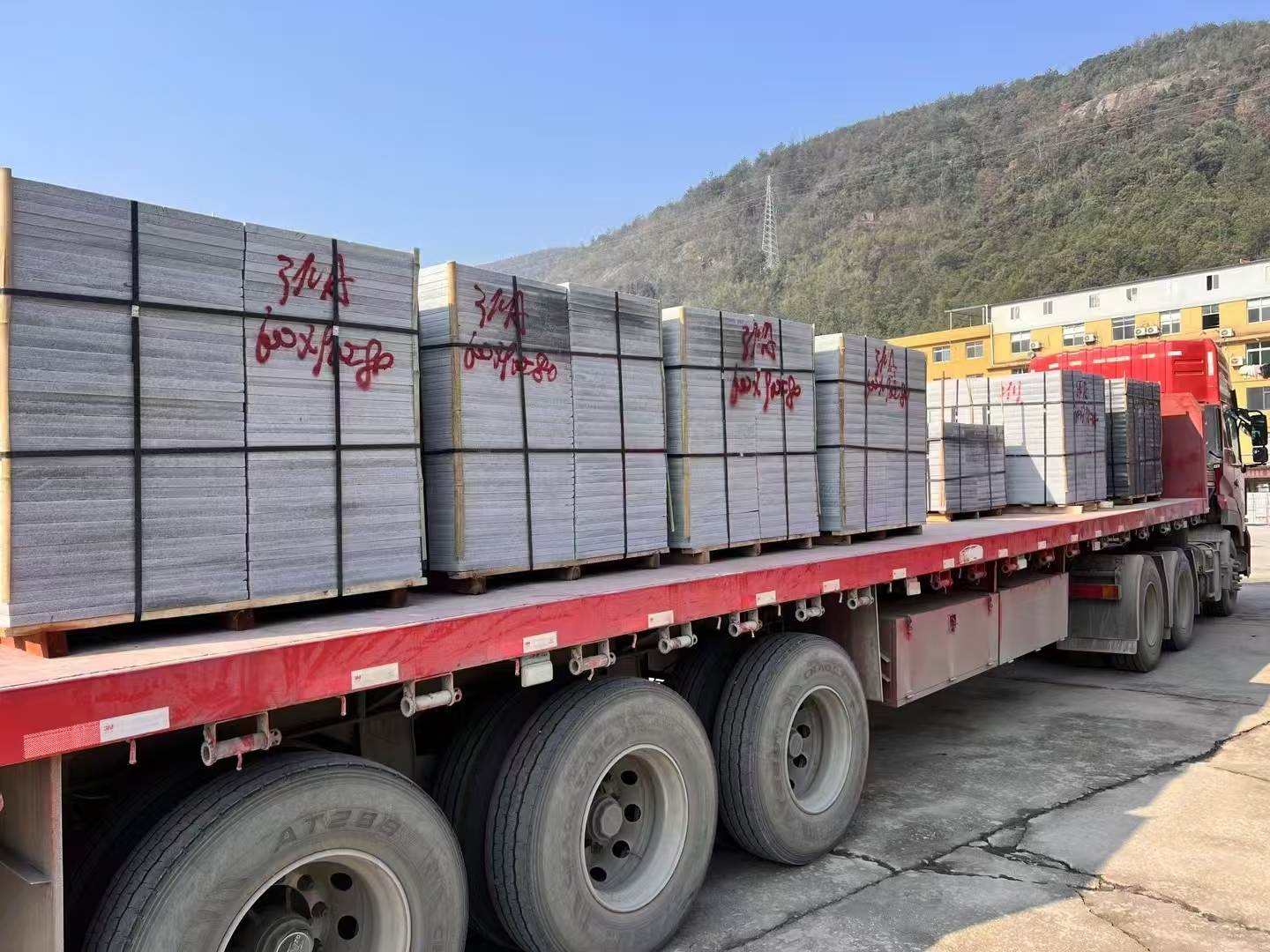 大庆 芝麻灰地铺石出货日常