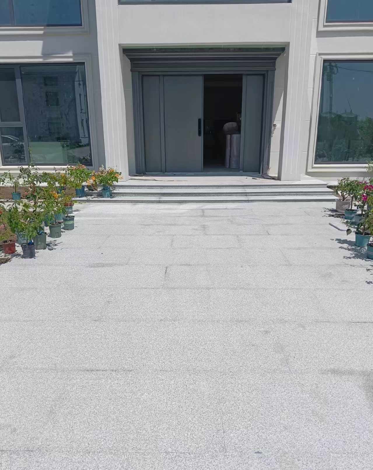 大庆 芝麻白花岗岩地铺石地面铺装