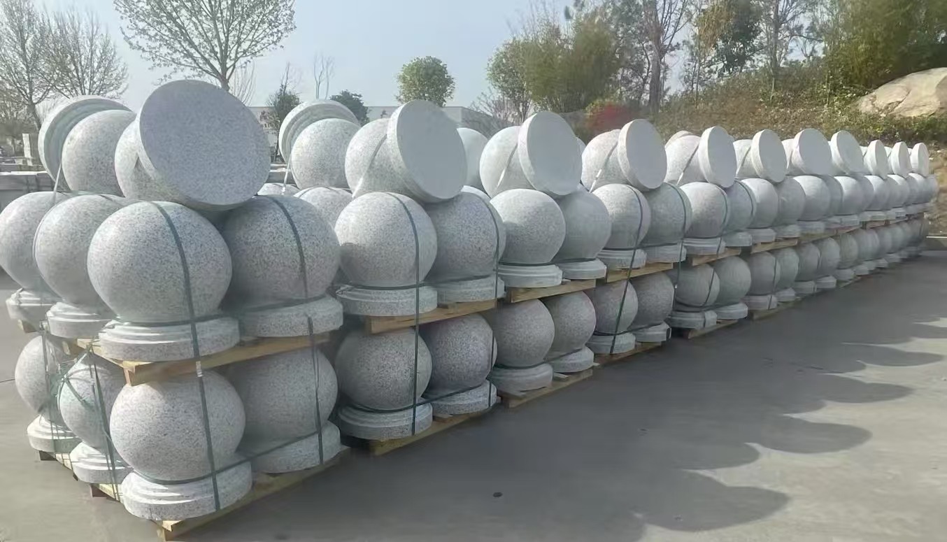大庆 白麻花岗岩石材圆球，石球，挡车球，隔离球，景观石球，风水球等