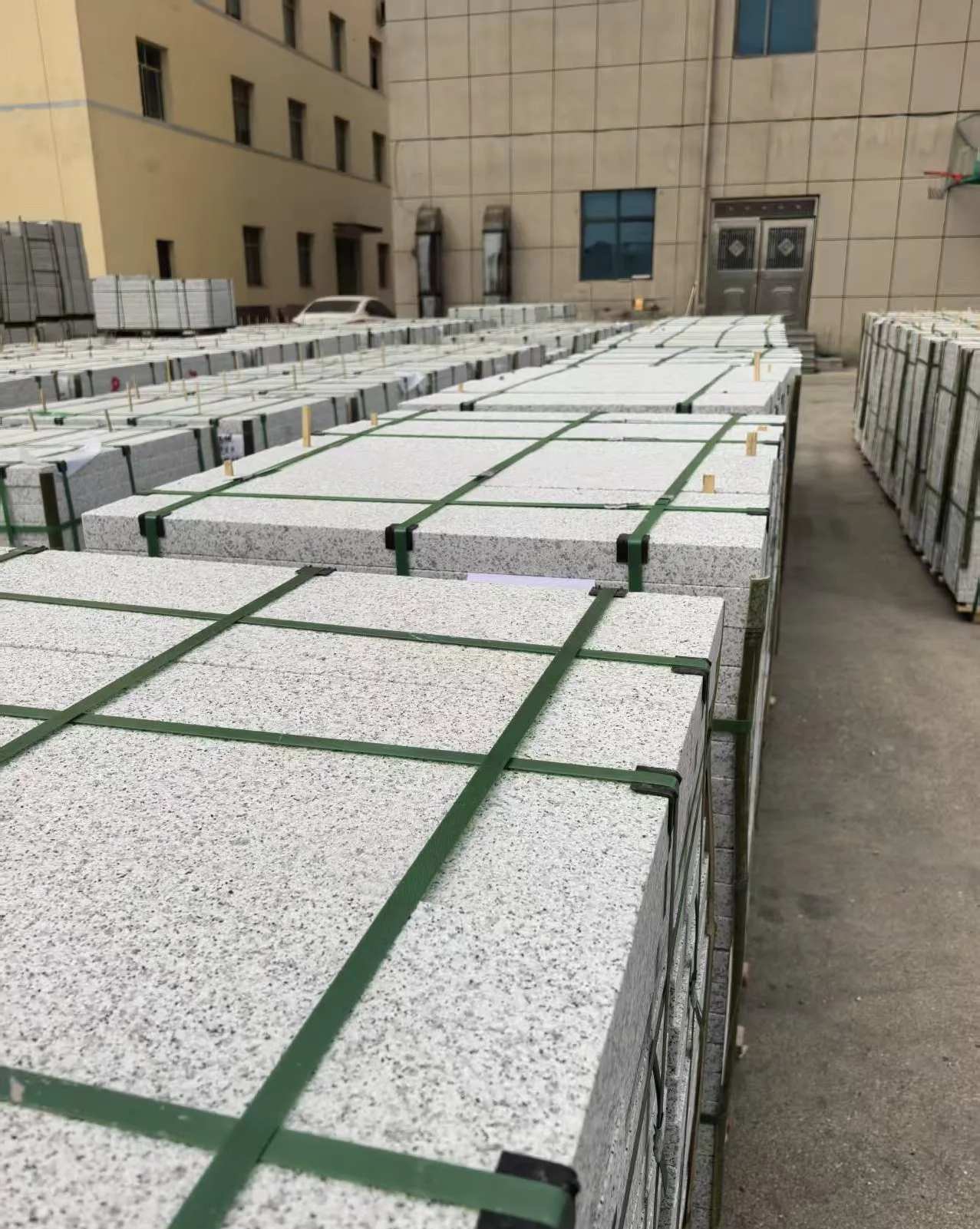 大庆 白麻花岗岩5.0公分荔枝面地铺石