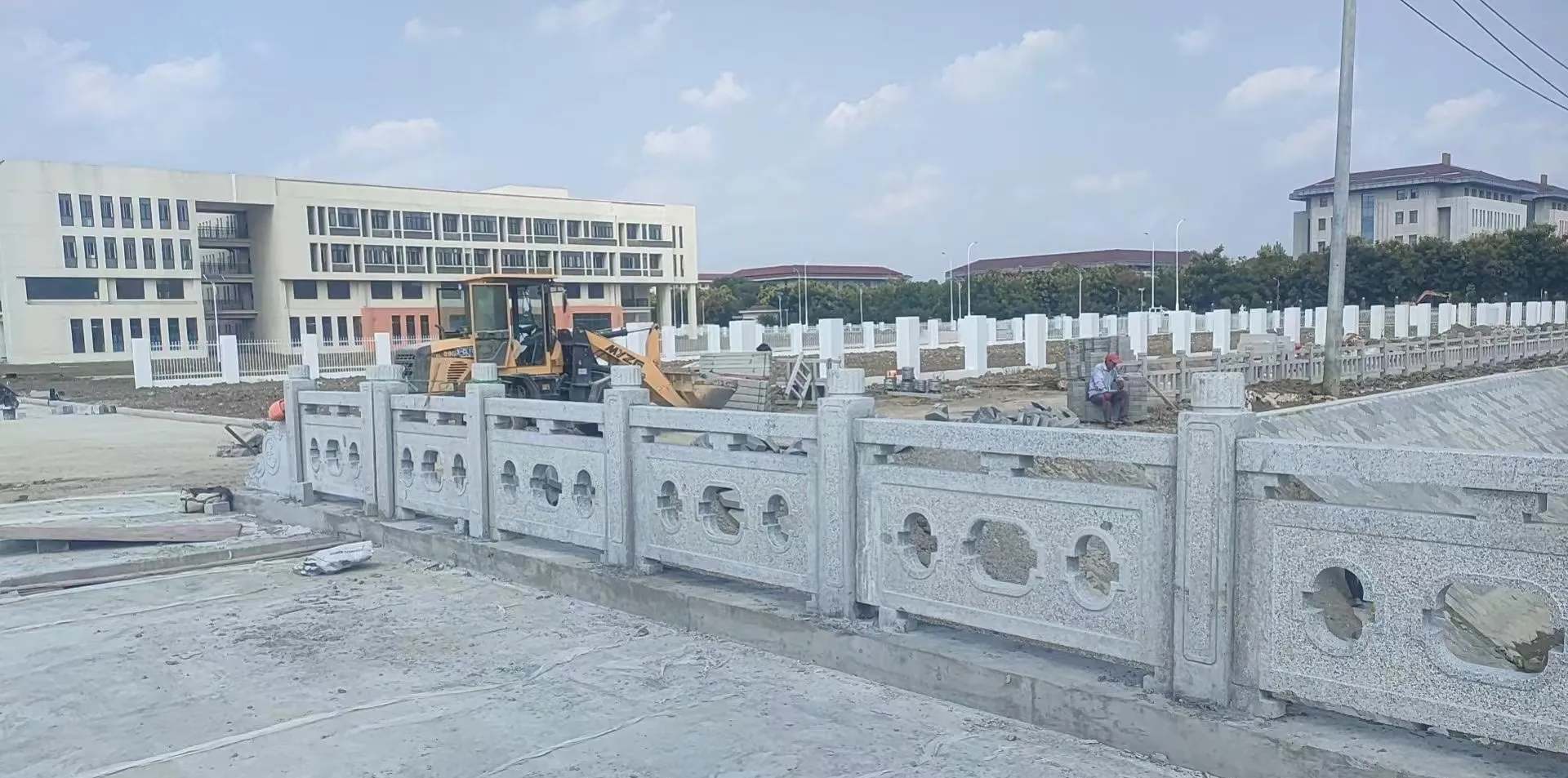 大庆 白麻花岗岩荔枝面河道栏杆