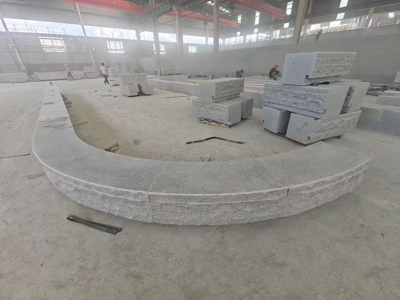 大庆 芝麻白异形坐凳，自然面光面弧形加工