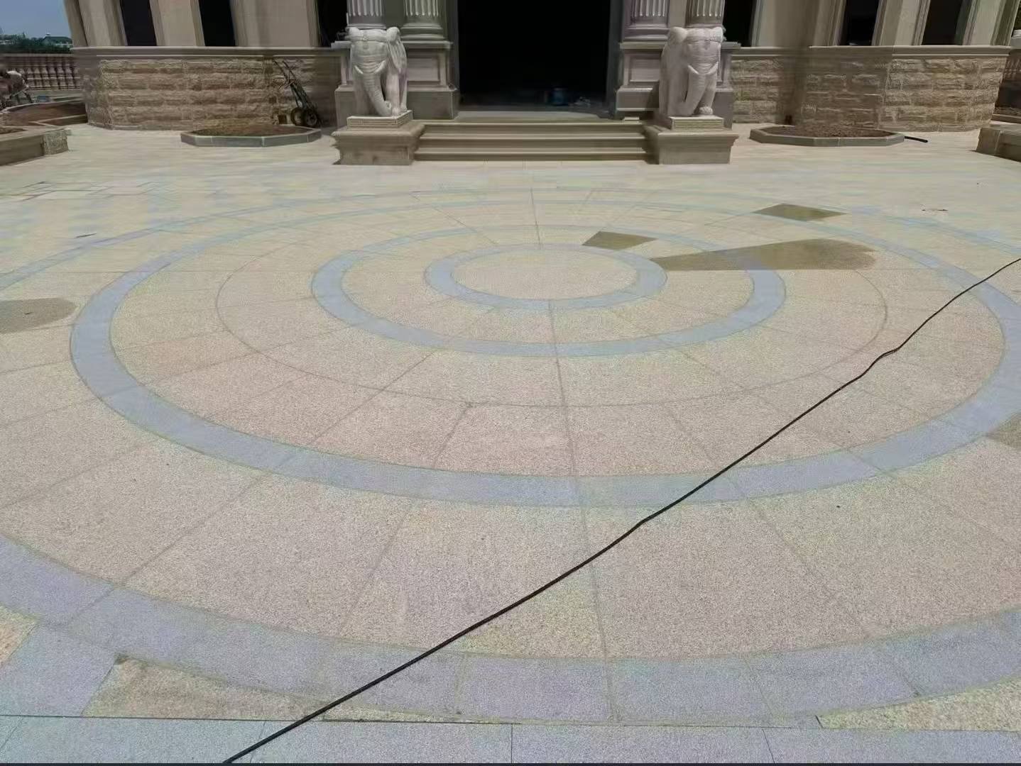 大庆 黄金麻芝麻灰花岗岩石材地铺拼接效果