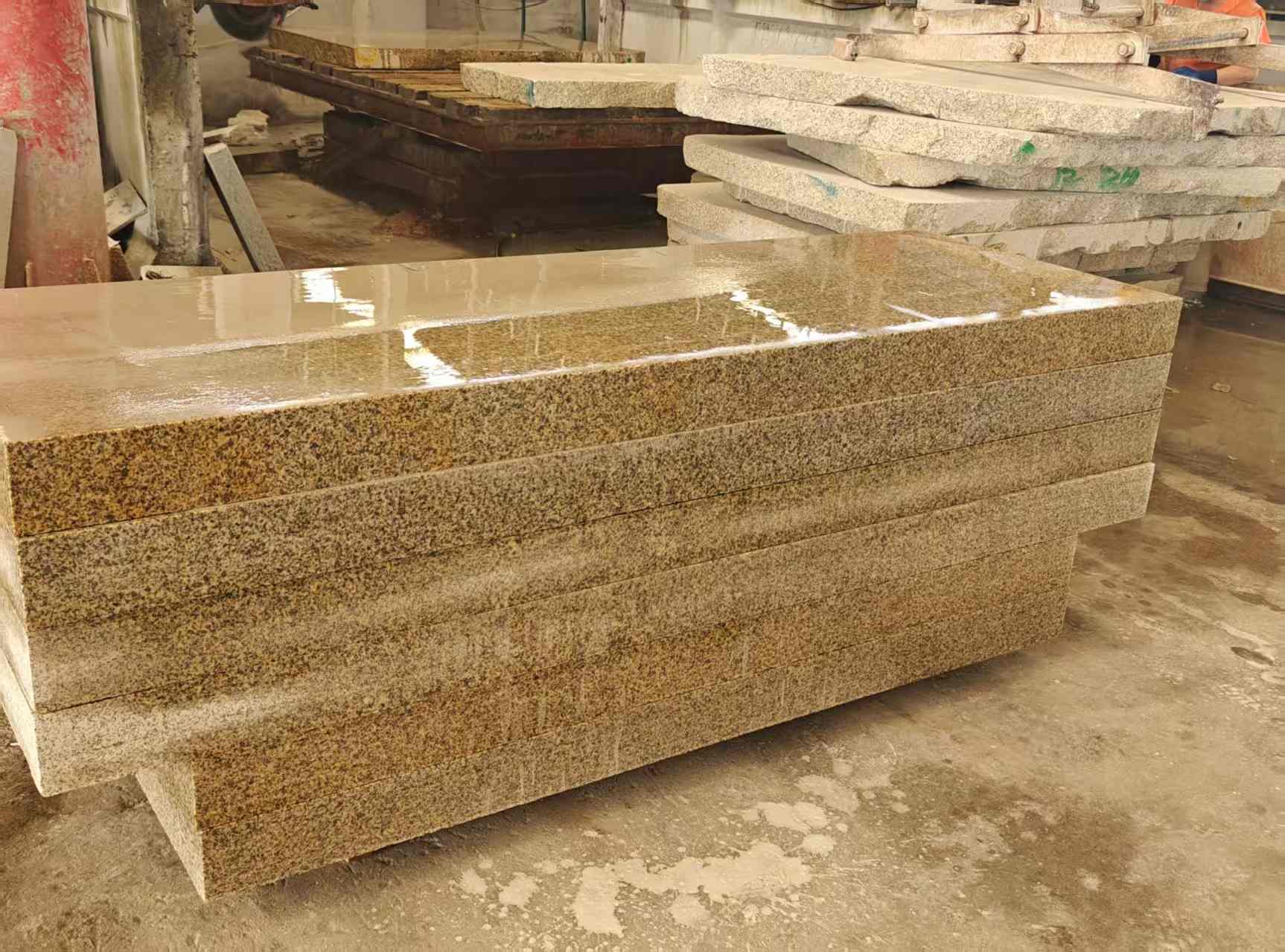 大庆 黄金麻栏杆料半成品加工中